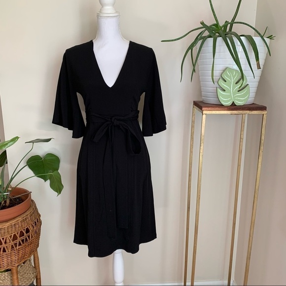 Alexis V Neck Waist Tie Dress in Black sz XS - Picture 1 of 5